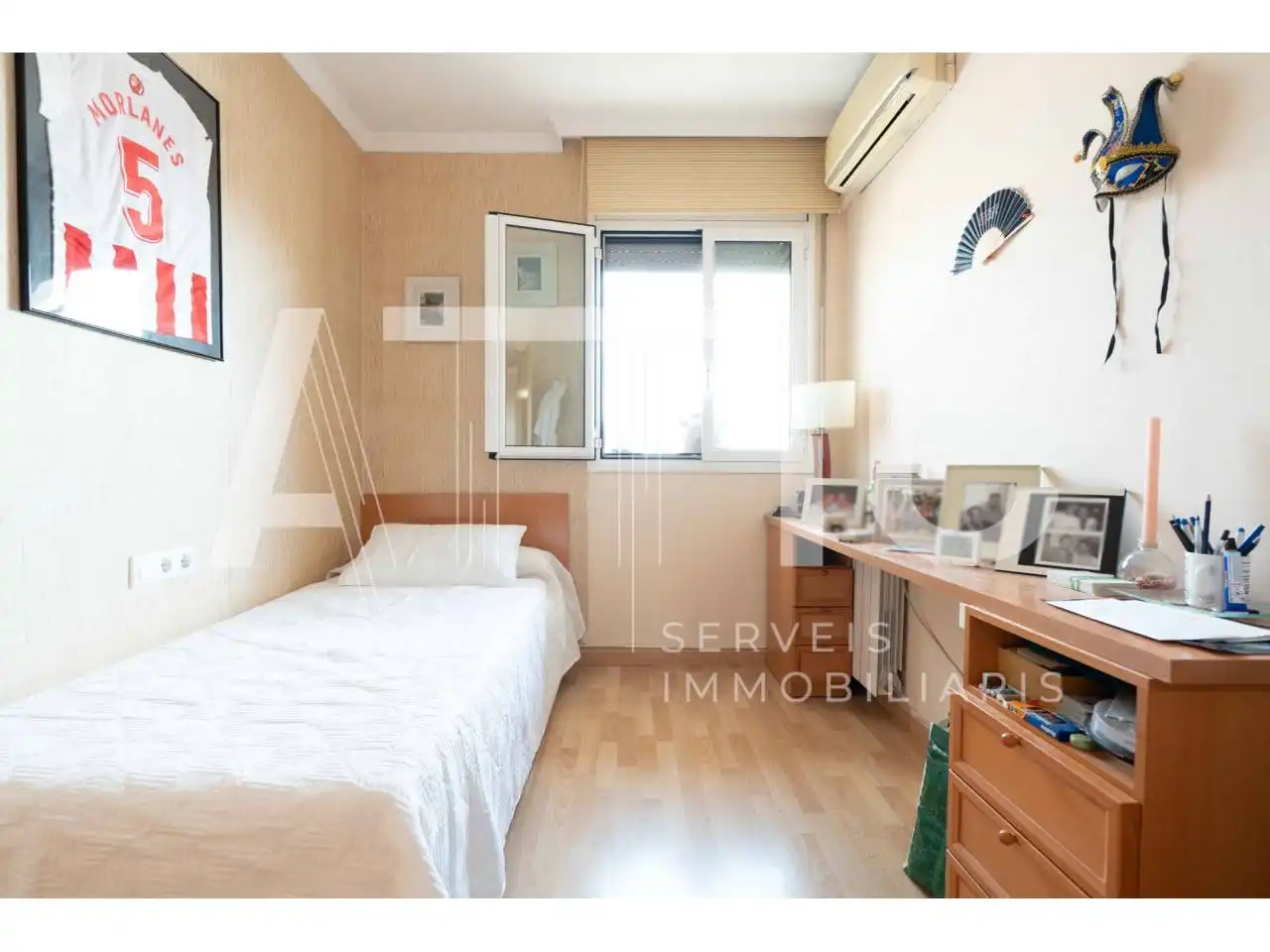 Habitación de Piso en venta en Sabadell con Aire acondicionado, Calefacción y Parquet