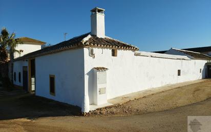 Vista exterior de Casa o xalet en venda en Campillos amb Terrassa