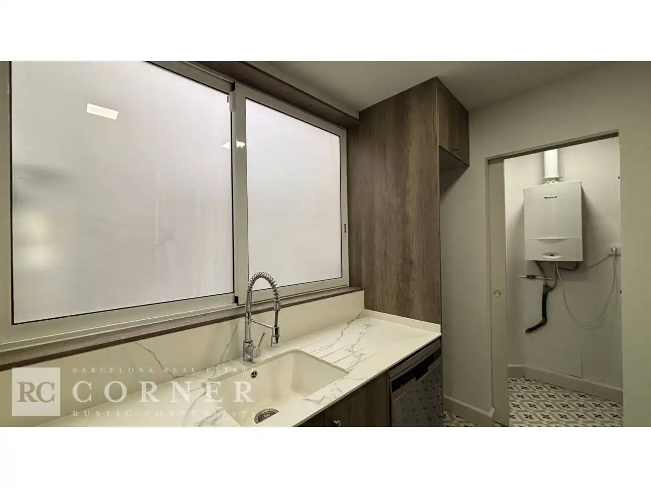Kitchen of Attic for sale in Barcelona  with Air Conditioner, Heating and Parquet flooring