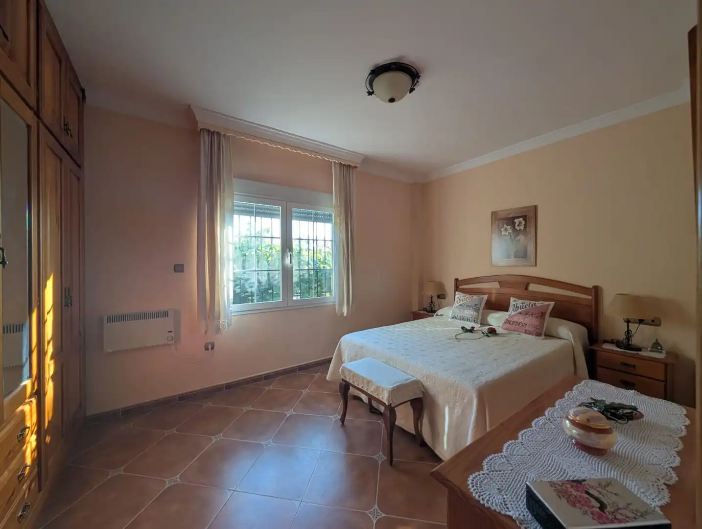 Dormitori de Casa o xalet en venda en Loja amb Aire condicionat, Calefacció i Jardí privat