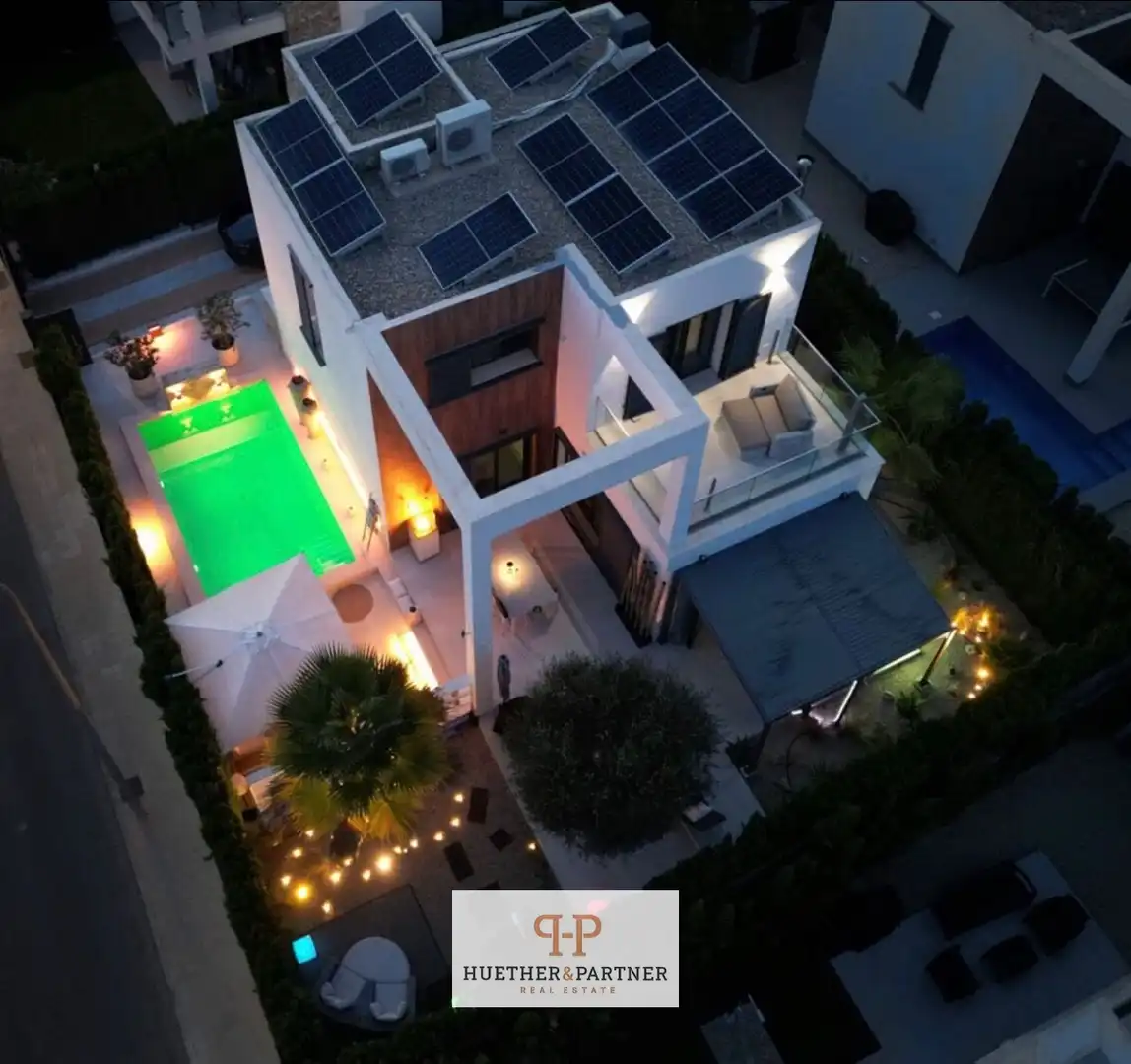 Vista exterior de Casa o xalet en venda en Manacor amb Aire condicionat, Calefacció i Moblat