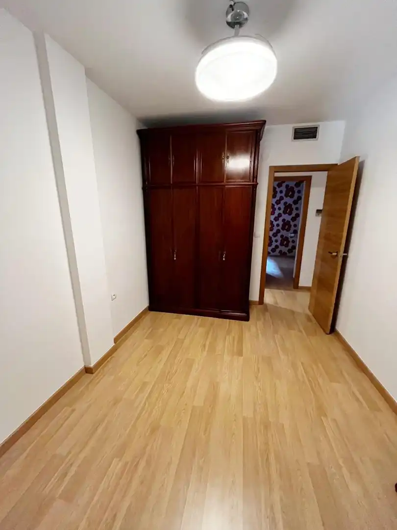 Dormitori de Pis de lloguer en Córdoba amb Aire condicionat, Calefacció i Terrassa