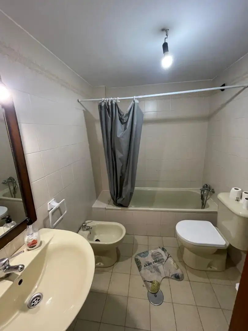 Bathroom of Flat for rent in Badajoz  with Air Conditioner, Heating and Terrace