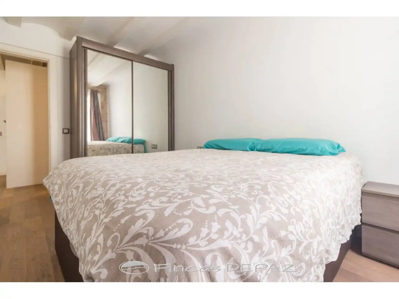 Bedroom of Flat for sale in Barcelona  with Air Conditioner, Heating and Parquet flooring