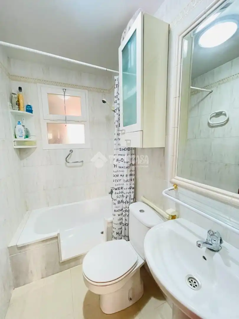 Bathroom of Flat for sale in Fuengirola  with Balcony
