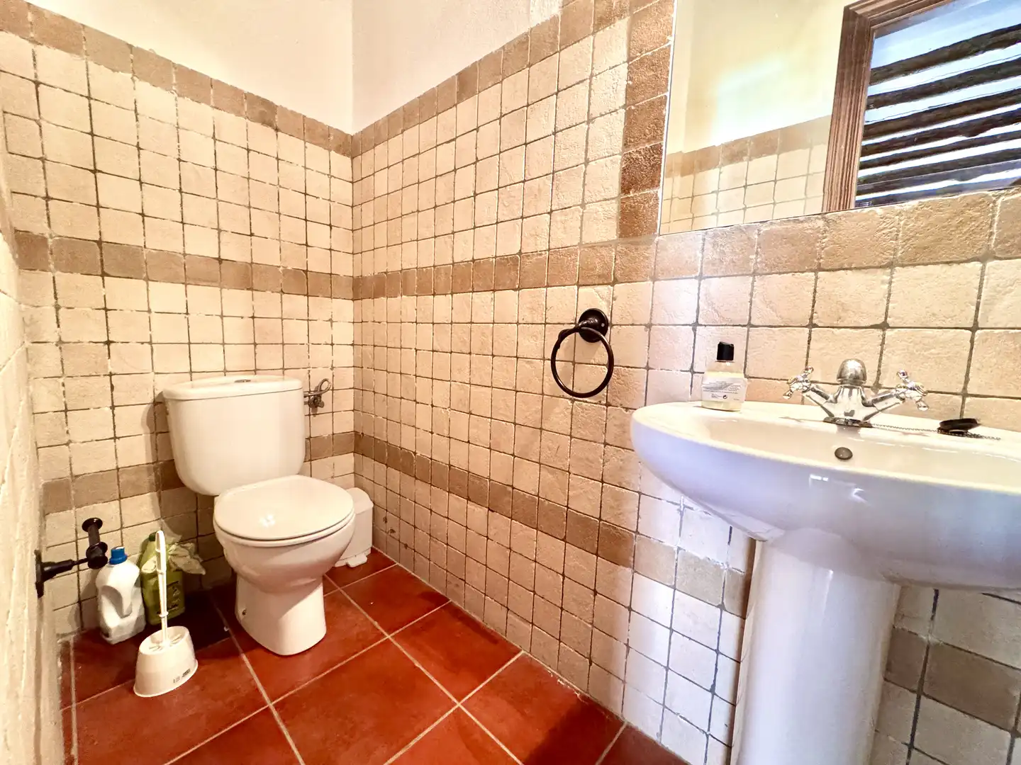 Bathroom of Buildings for sale in Juviles  with Alarm