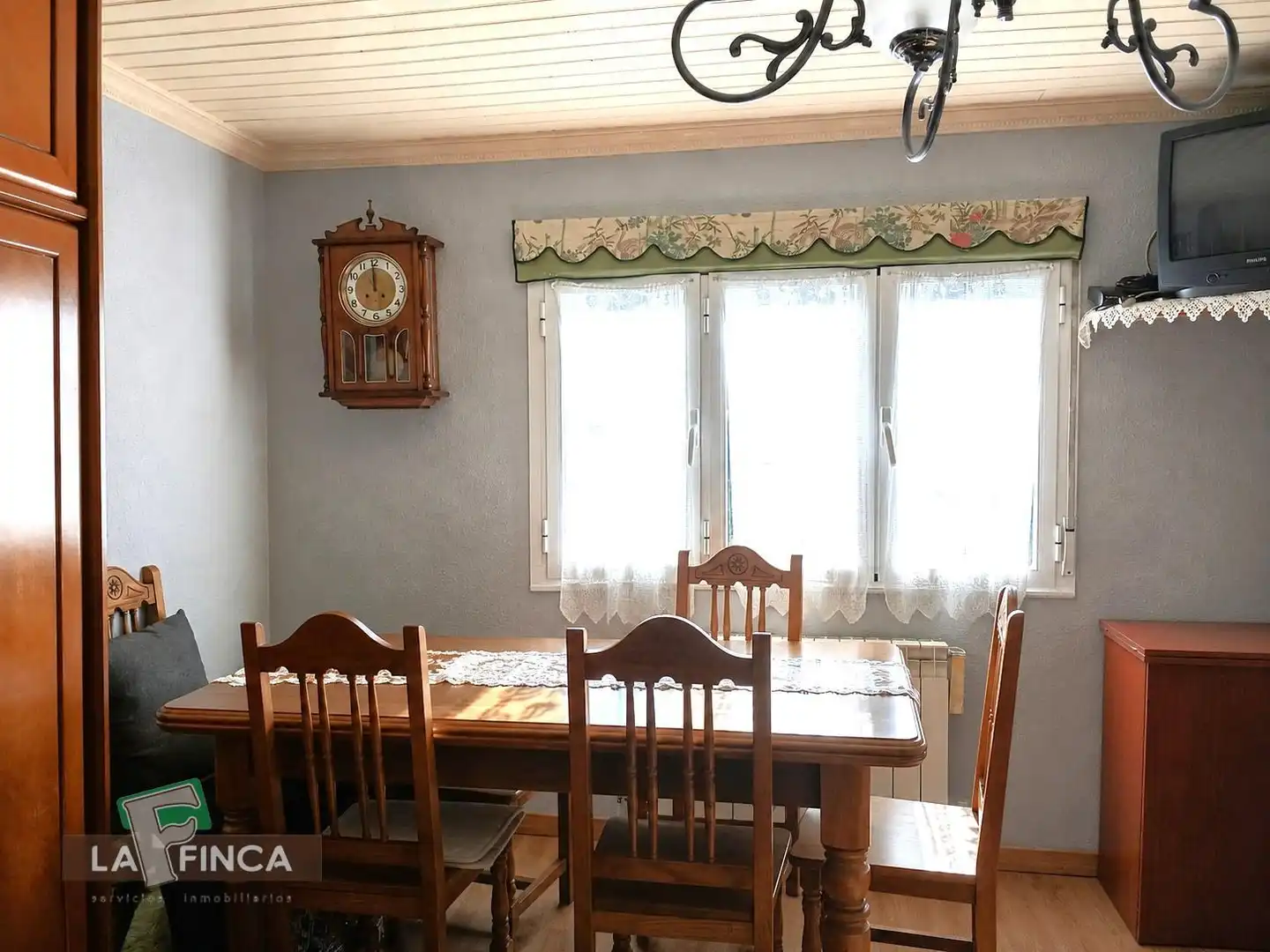 Dining room of Houses for sale in Belmonte de Miranda  with Heating, Terrace and Storage room