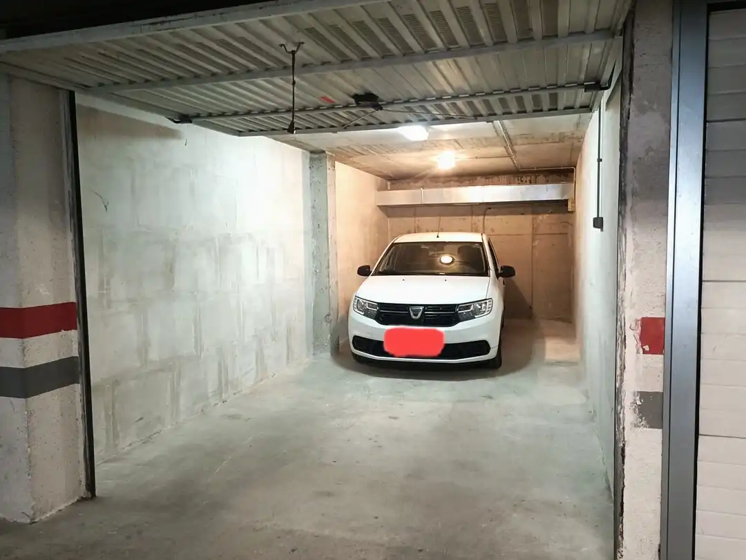 Aparcament de Garatge en venda en Entrambasaguas
