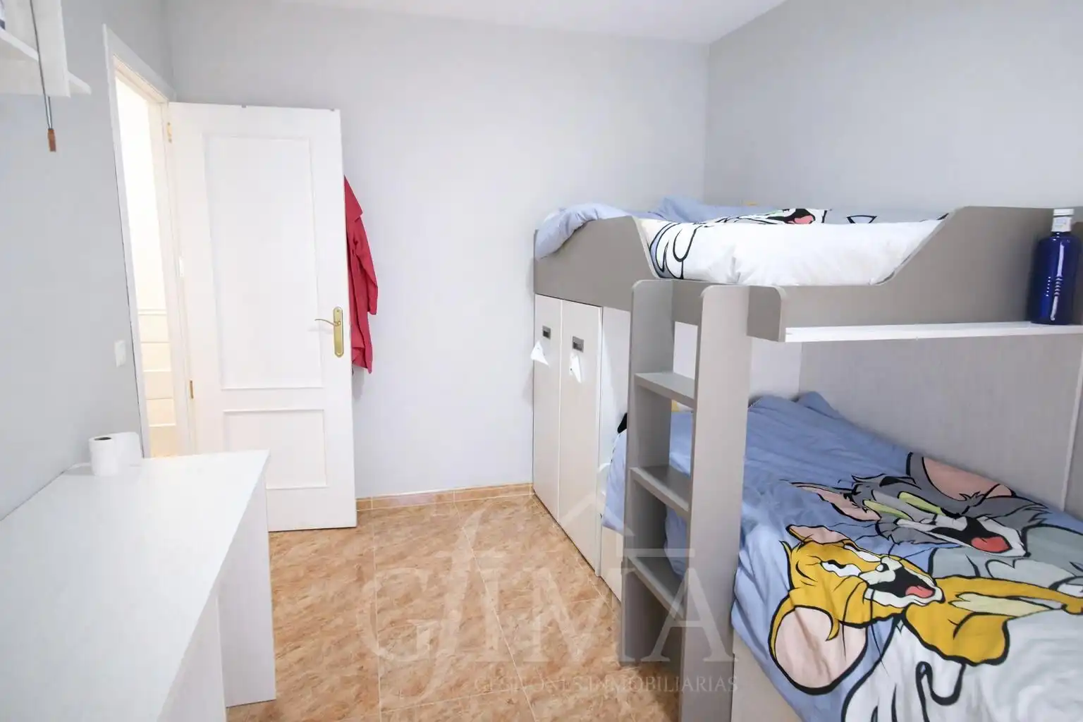 Dormitori de Casa o xalet en venda en Tomelloso amb Aire condicionat, Calefacció i Terrassa