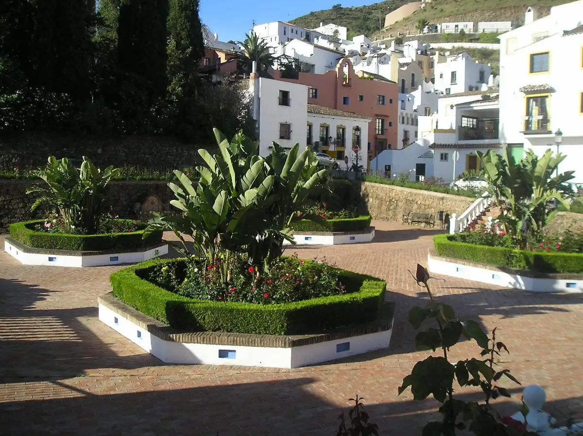 Vista exterior de Apartamento en venta en Benahavís con Aire acondicionado, Jardín privado y Terraza