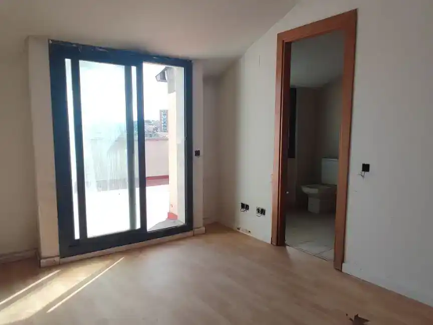 Habitación de Dúplex en venta en Manresa con Piscina y Balcón