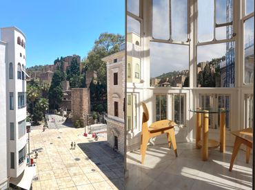Appartamento con balcone in affitto a Calle Císter