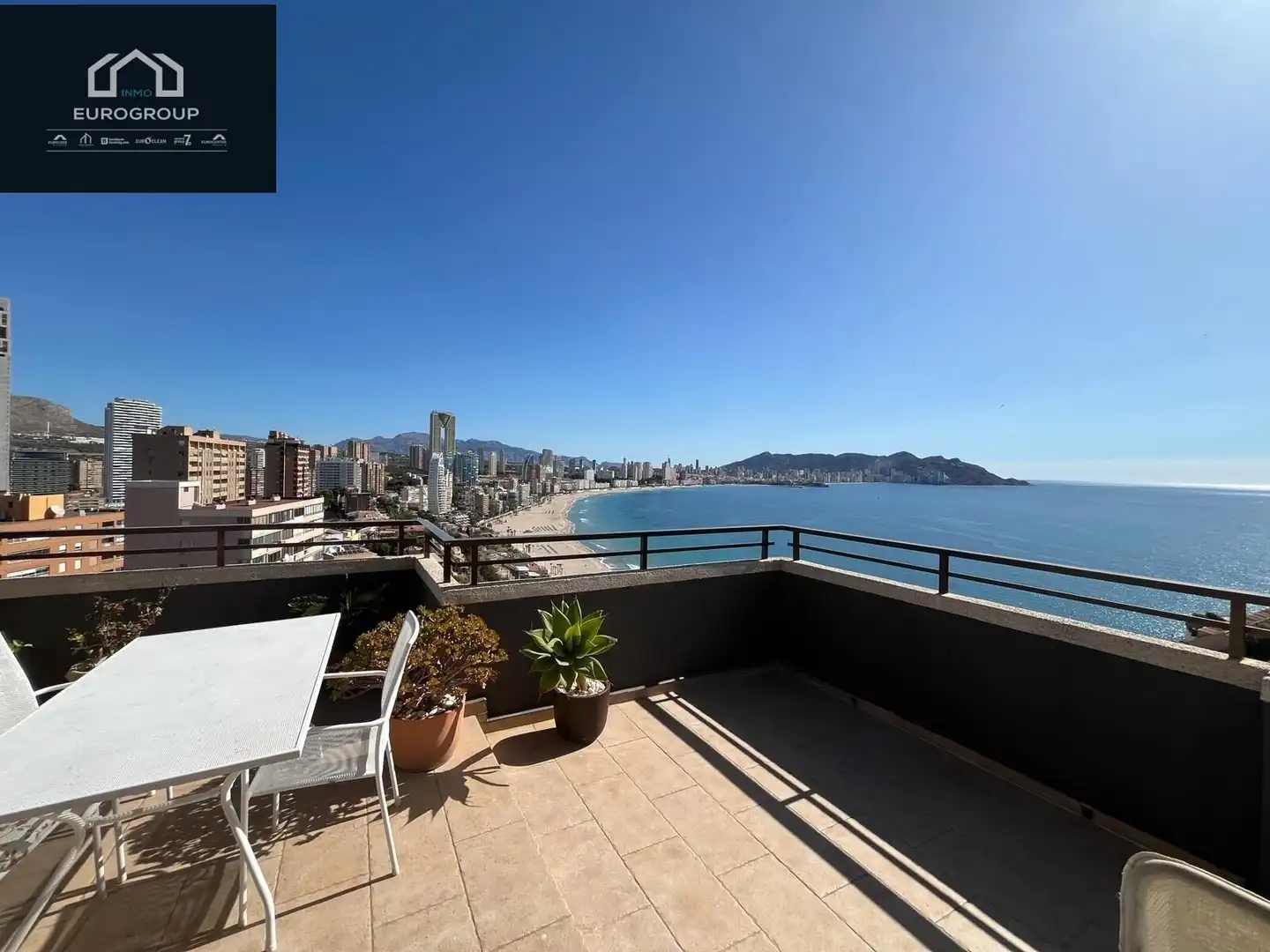 Vista exterior de Àtic en venda en Finestrat amb Aire condicionat, Calefacció i Terrassa