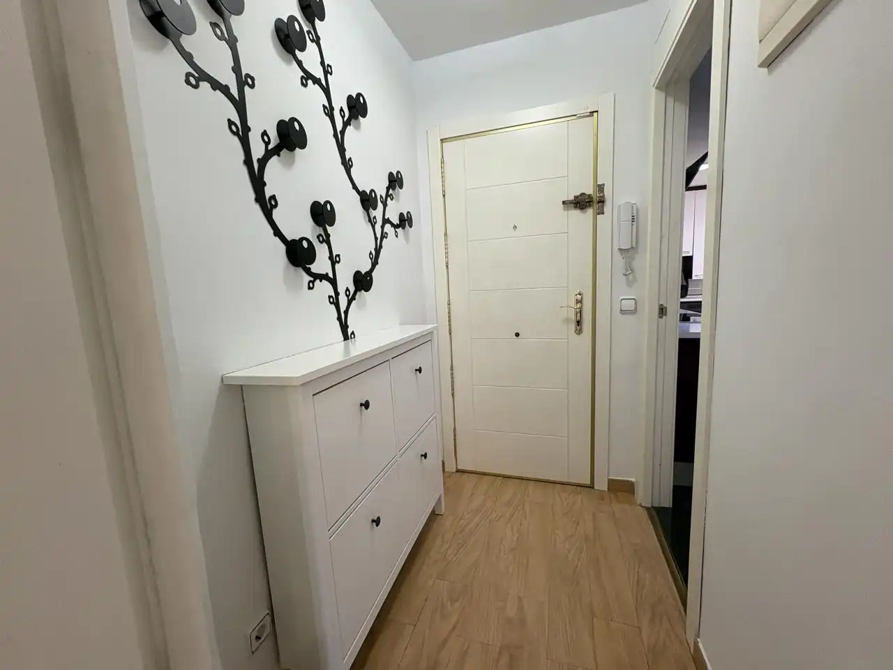 Flat for rent in Madrid  with Air Conditioner, Heating and Furnished