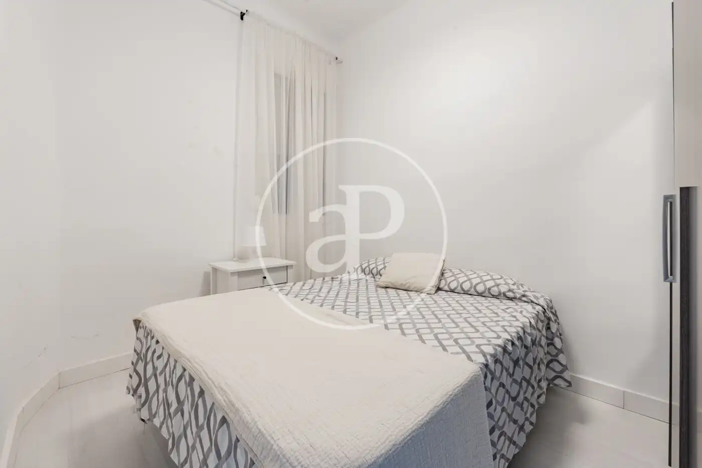 Habitación de Piso en venta en Madrid con Calefacción y Amueblado