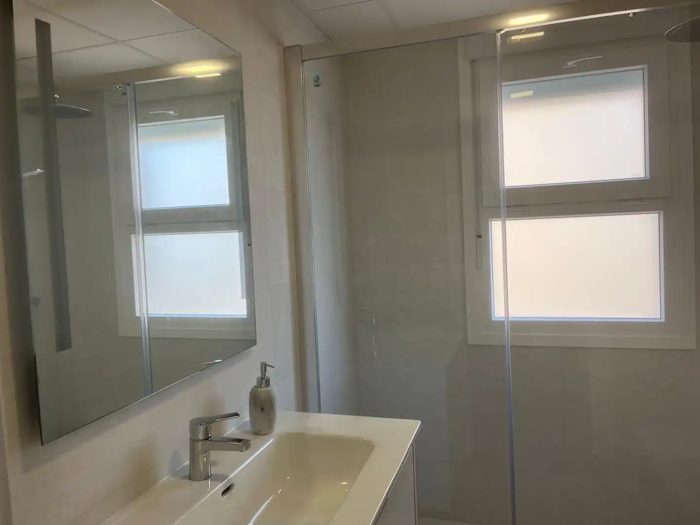 Baño de Piso de alquiler en Vélez-Málaga con Aire acondicionado