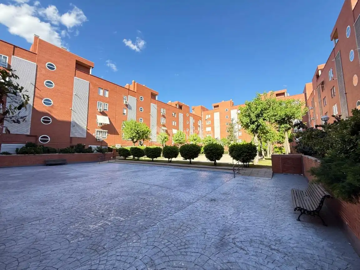 Exterior view of Flat for sale in Madrid  with Air Conditioner, Heating and Terrace
