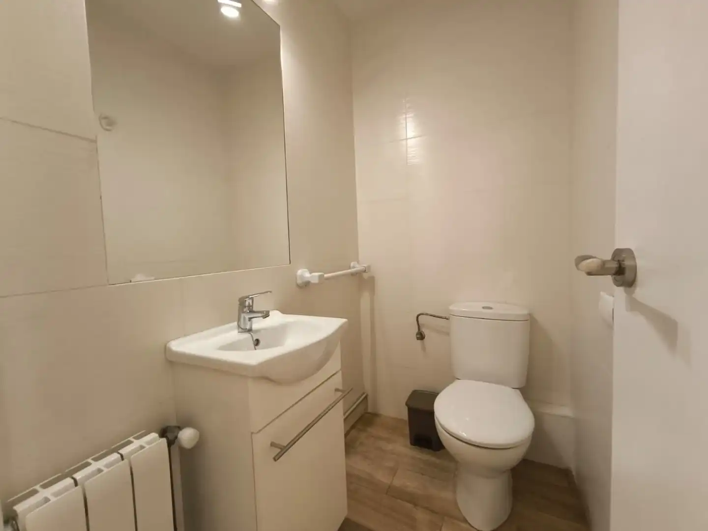 Baño de Piso de alquiler en Murcia con Aire acondicionado, Calefacción y Terraza