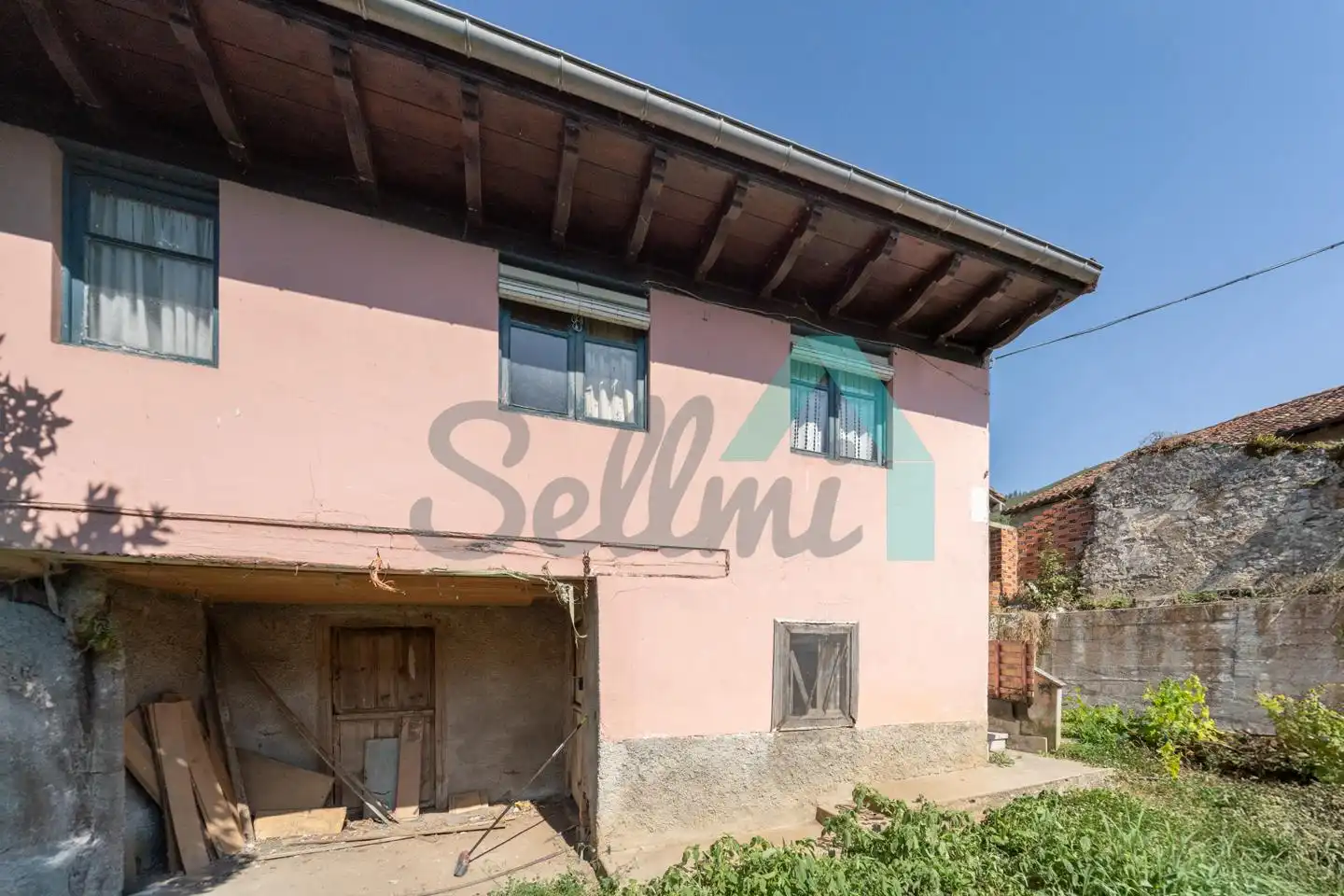 Exterior view of Houses for sale in Parres  with Heating, Private garden and Storage room