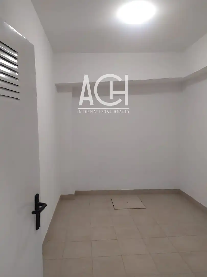 Storage room for rent in Usategui