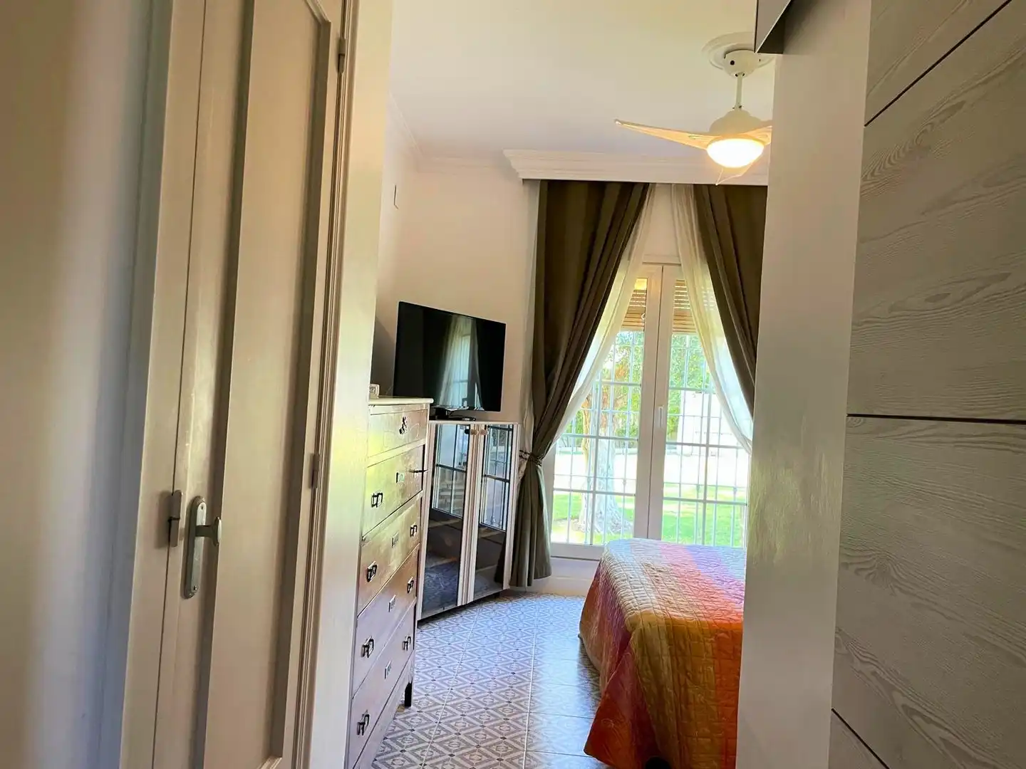 Schlafzimmer von Haus oder Chalet zum Verkauf in Aljaraque mit Klimaanlage, Heizung und Privatgarten
