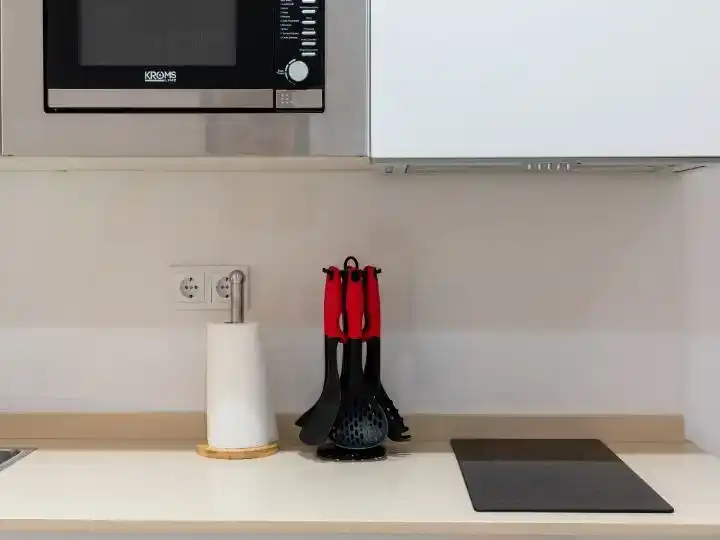 Cuina de Apartament de lloguer en  Sevilla Capital amb Aire condicionat