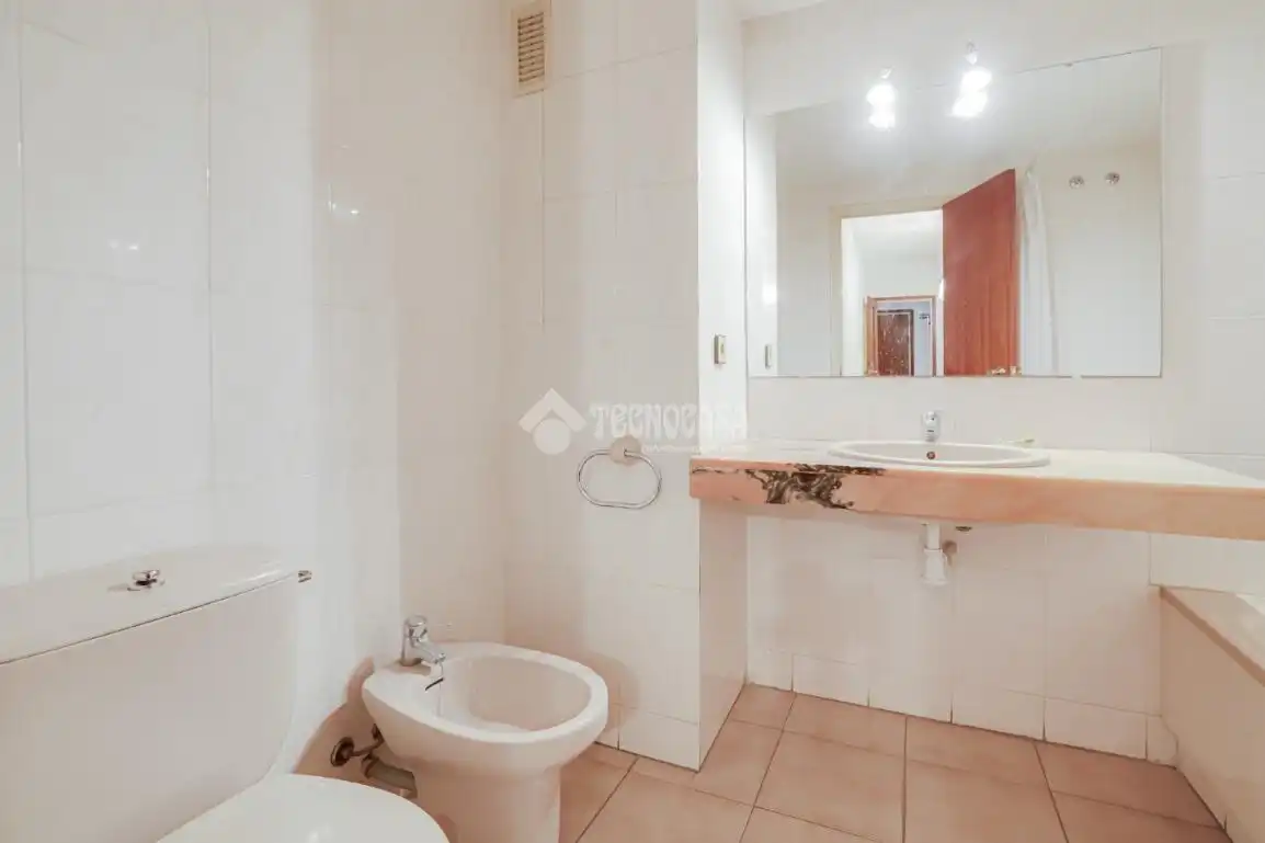 Bathroom of Flat for sale in Gavà  with Heating and Balcony