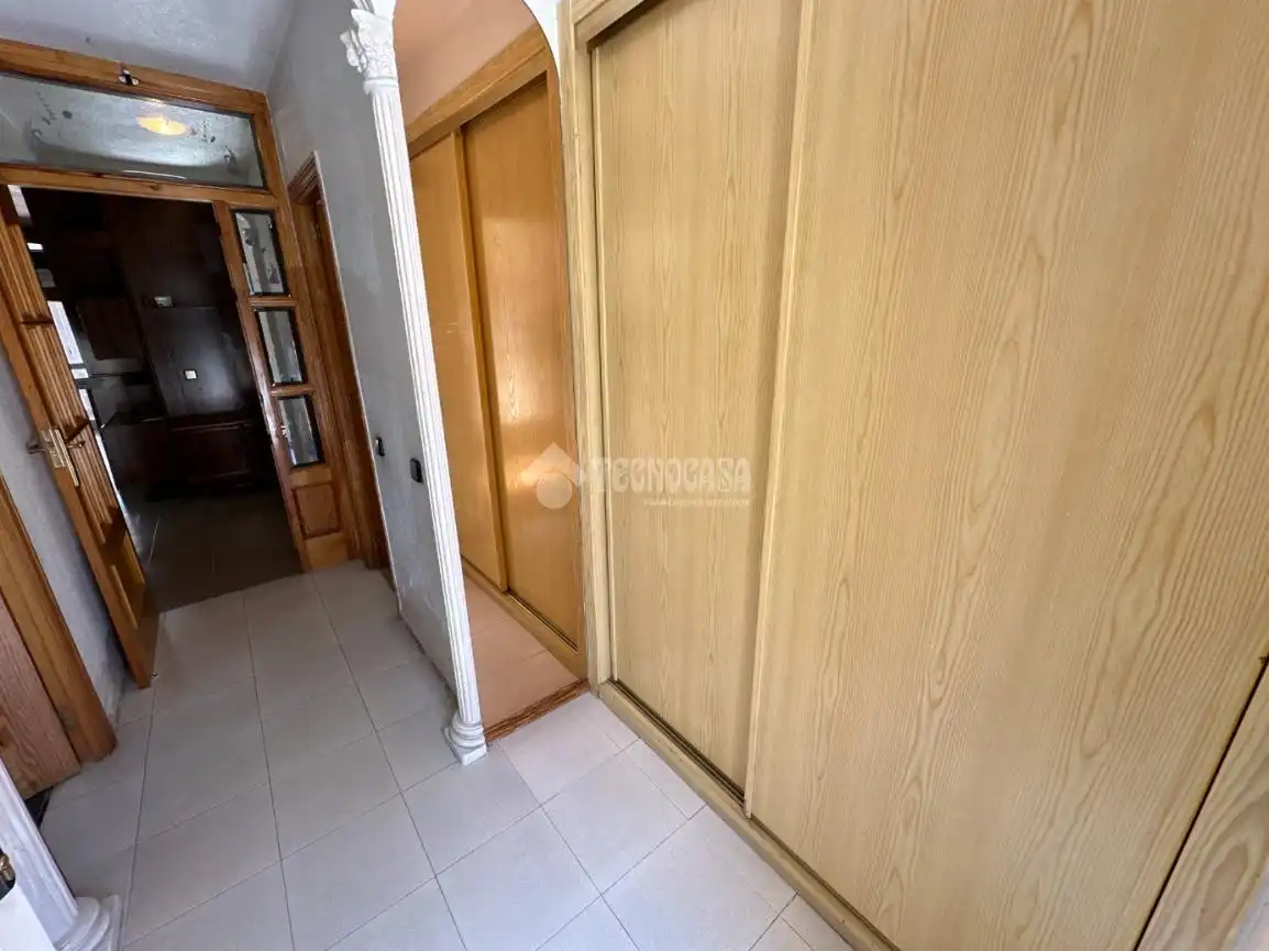 Casa aparellada en venda a Marchamalo, imagen 2