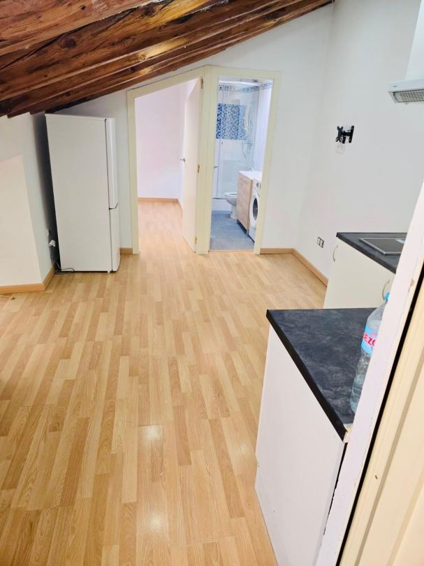 Cuina de Pis de lloguer en Aranjuez amb Forn, Rentadora i Microones