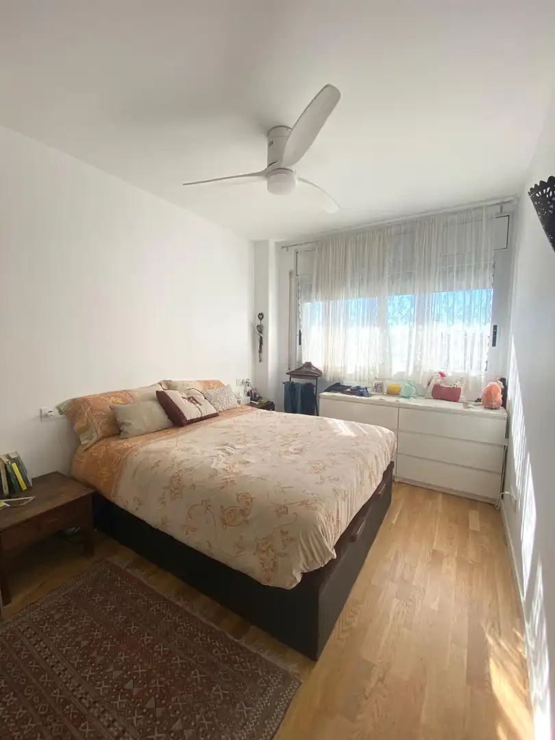 Schlafzimmer von Wohnung zur Miete in Barcelona mit Heizung, Parkett und Möbliert