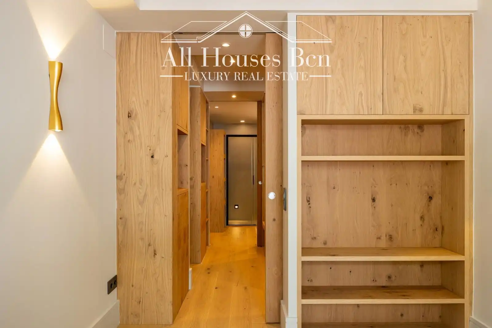 Flat for sale in Barcelona  with Air Conditioner, Heating and Parquet flooring