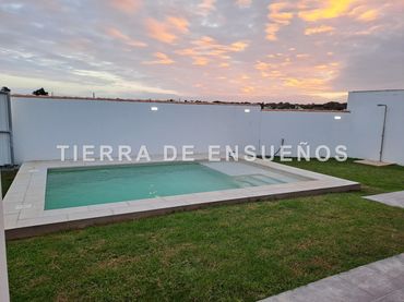 Villa mit Pool zum Verkauf in La Barrosa
