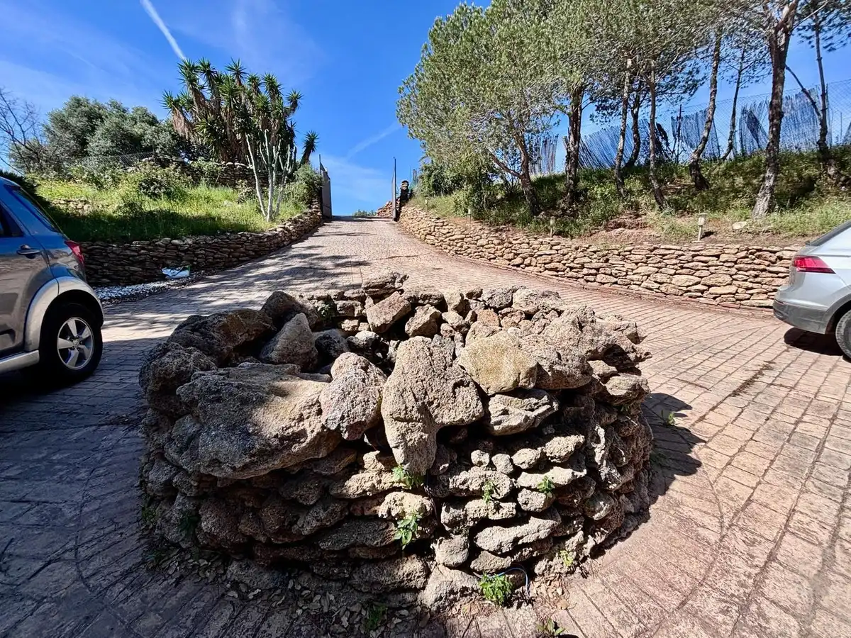 Vista exterior de Casa o xalet en venda en Mijas amb Calefacció, Jardí privat i Terrassa