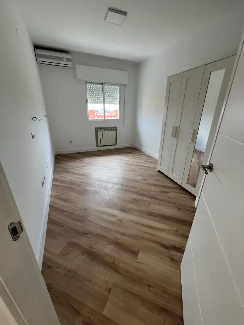 Habitación de Piso en venta en Madrid con Calefacción, Terraza y Horno