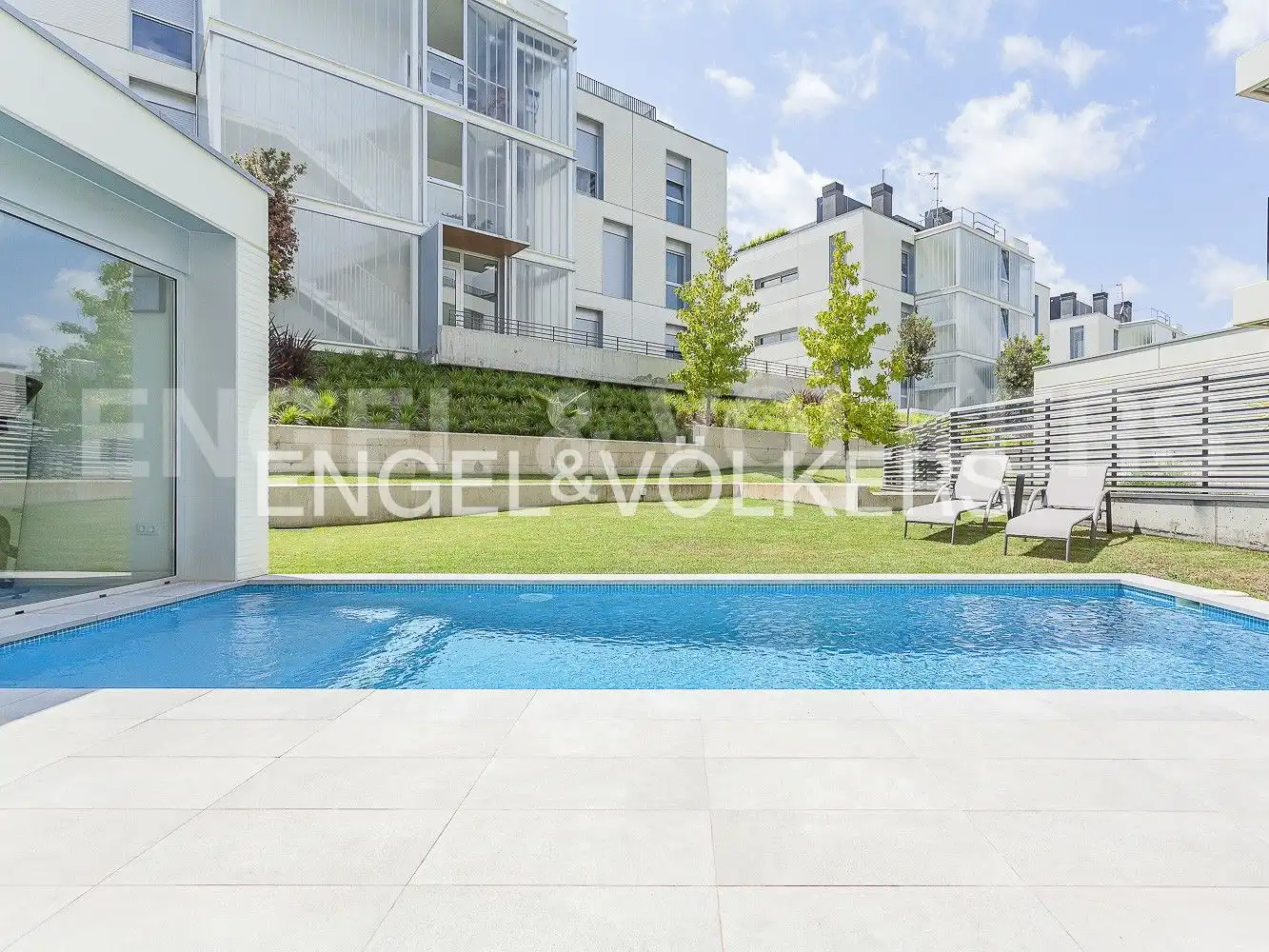 Swimming pool of Attic for sale in Sant Cugat del Vallès  with Air Conditioner, Heating and Private garden