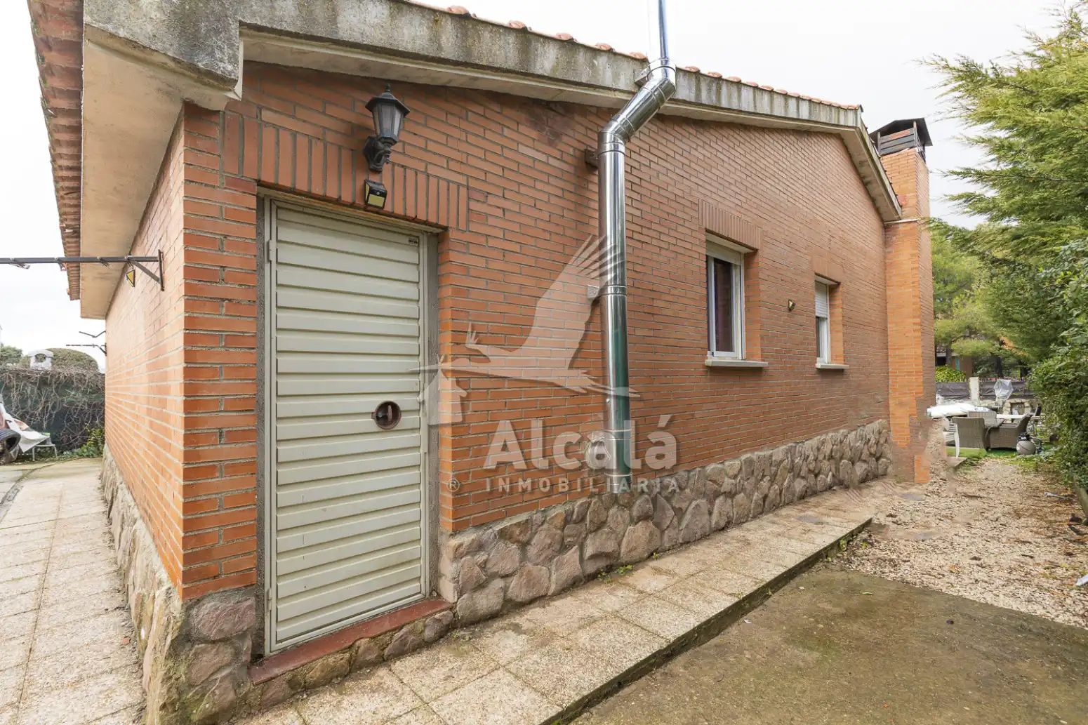 Vista exterior de Casa o chalet en venta en Pioz con Calefacción