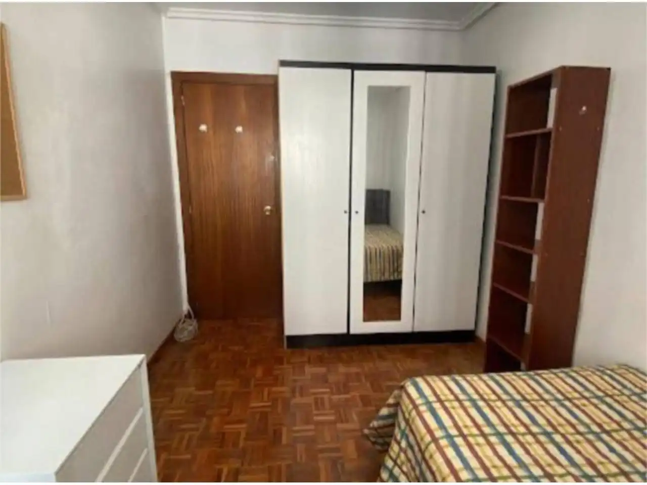 Bedroom of Flat for rent in Burgos  with Heating, Parquet flooring and Terrace