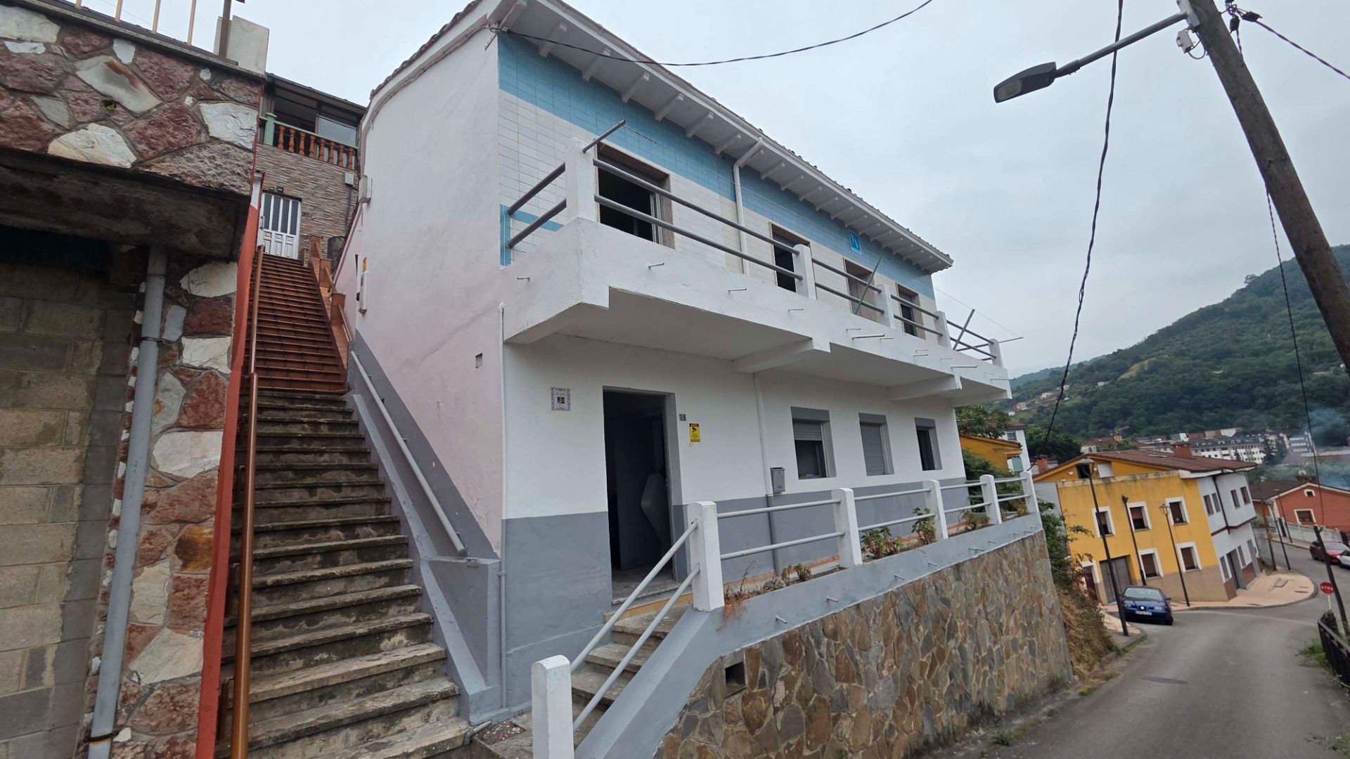 Exterior view of House or chalet for sale in San Martín del Rey Aurelio  with Heating, Terrace and Storage room