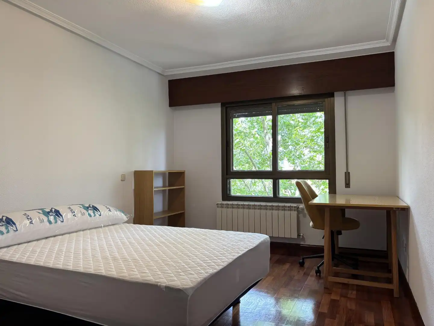 Bedroom of Flat for rent in Madrid  with Air Conditioner, Heating and Parquet flooring