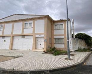 Vista exterior de Casa adosada en venda en Trujillanos