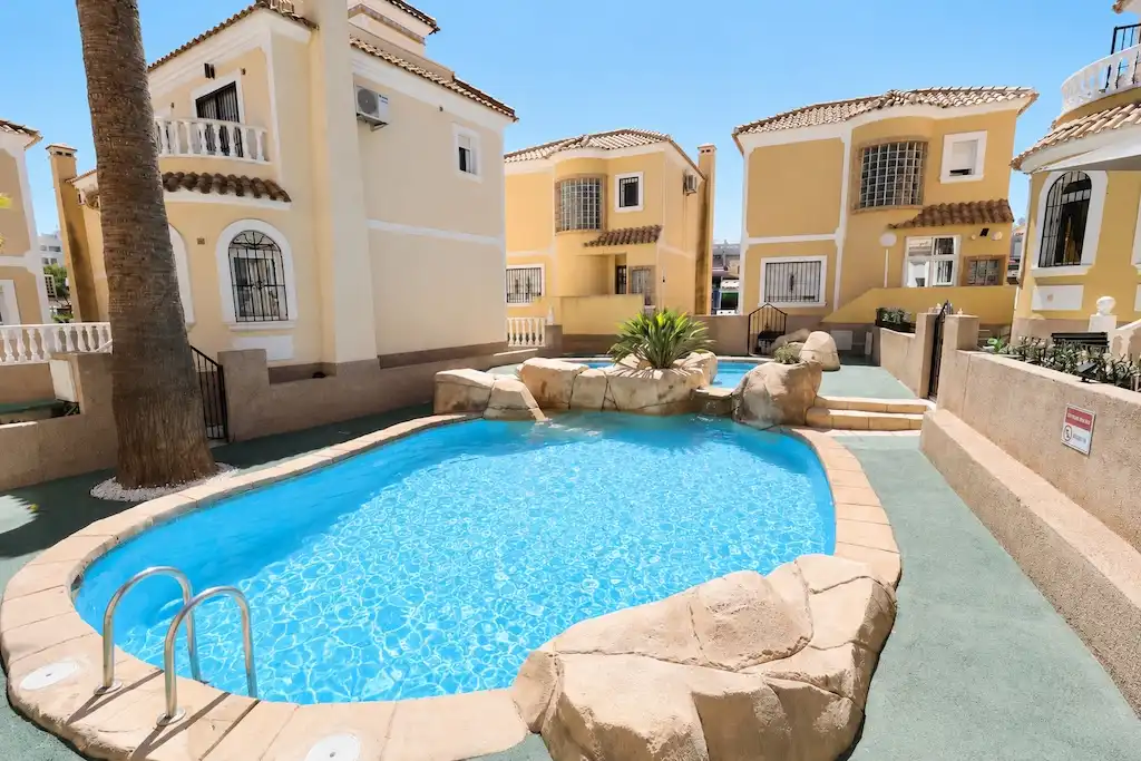 Swimming pool of Houses for sale in Orihuela  with Air Conditioner, Heating and Terrace