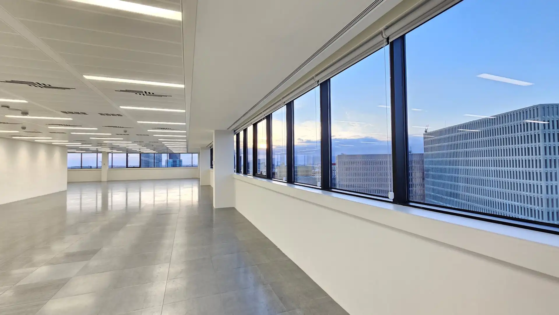 Büro zur Miete in Barcelona mit Klimaanlage, Heizung und Alarm
