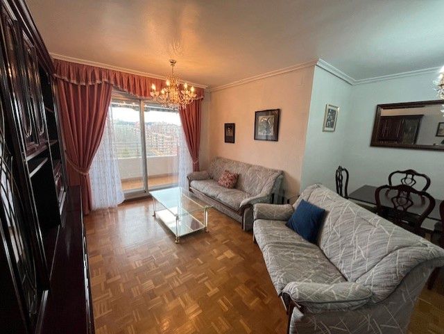 Living room of Flat for sale in Valladolid Capital  with Heating, Parquet flooring and Terrace