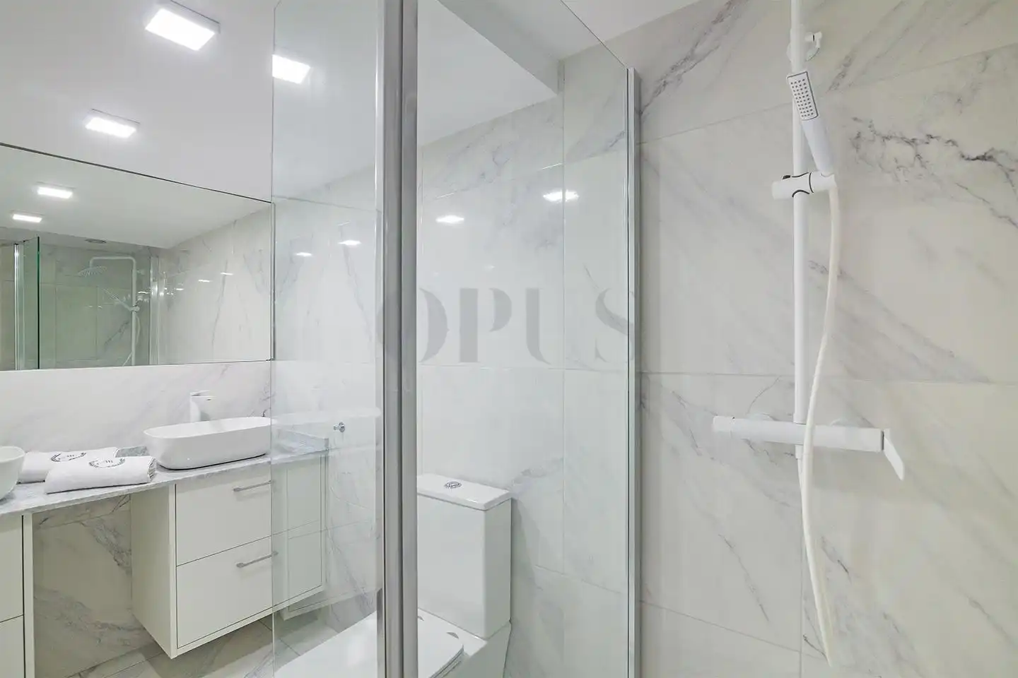 Bany de Apartament en venda en Adeje amb Terrassa, Moblat i Piscina comunitària