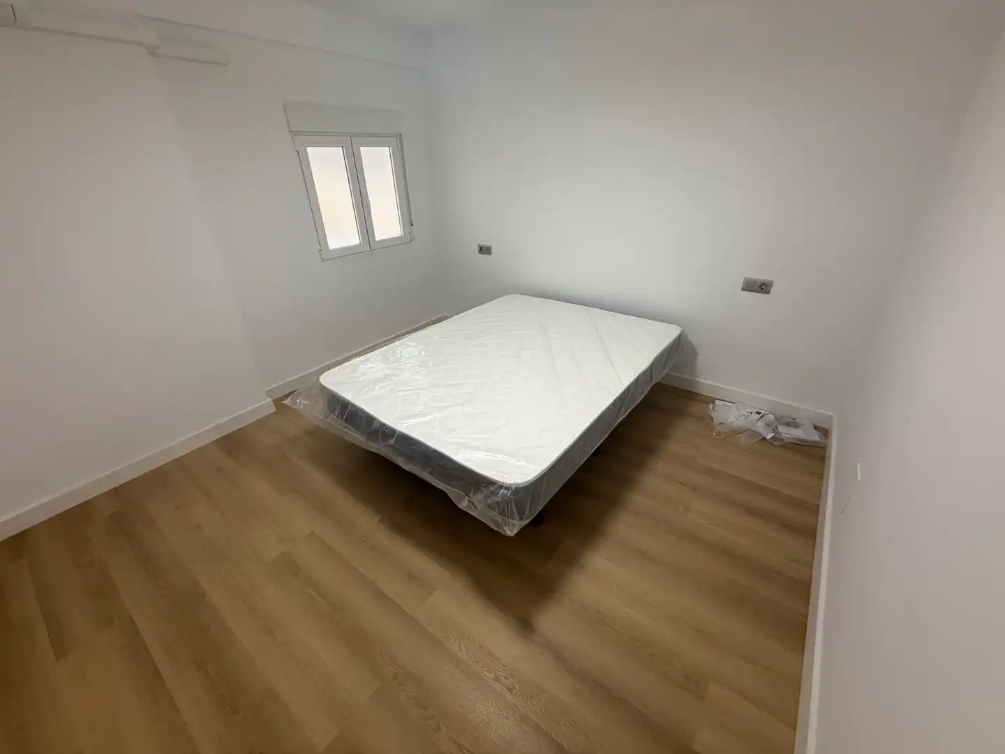 Habitación de Piso de alquiler en Jaén con Aire acondicionado, Calefacción y Amueblado