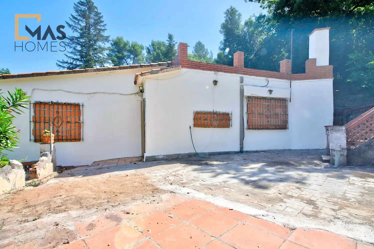 Vista exterior de Casa o xalet en venda en Sant Cugat del Vallès amb Jardí privat i Piscina