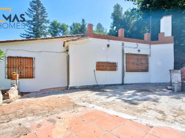 Casa amb piscina en venda a Carrer Ocells
