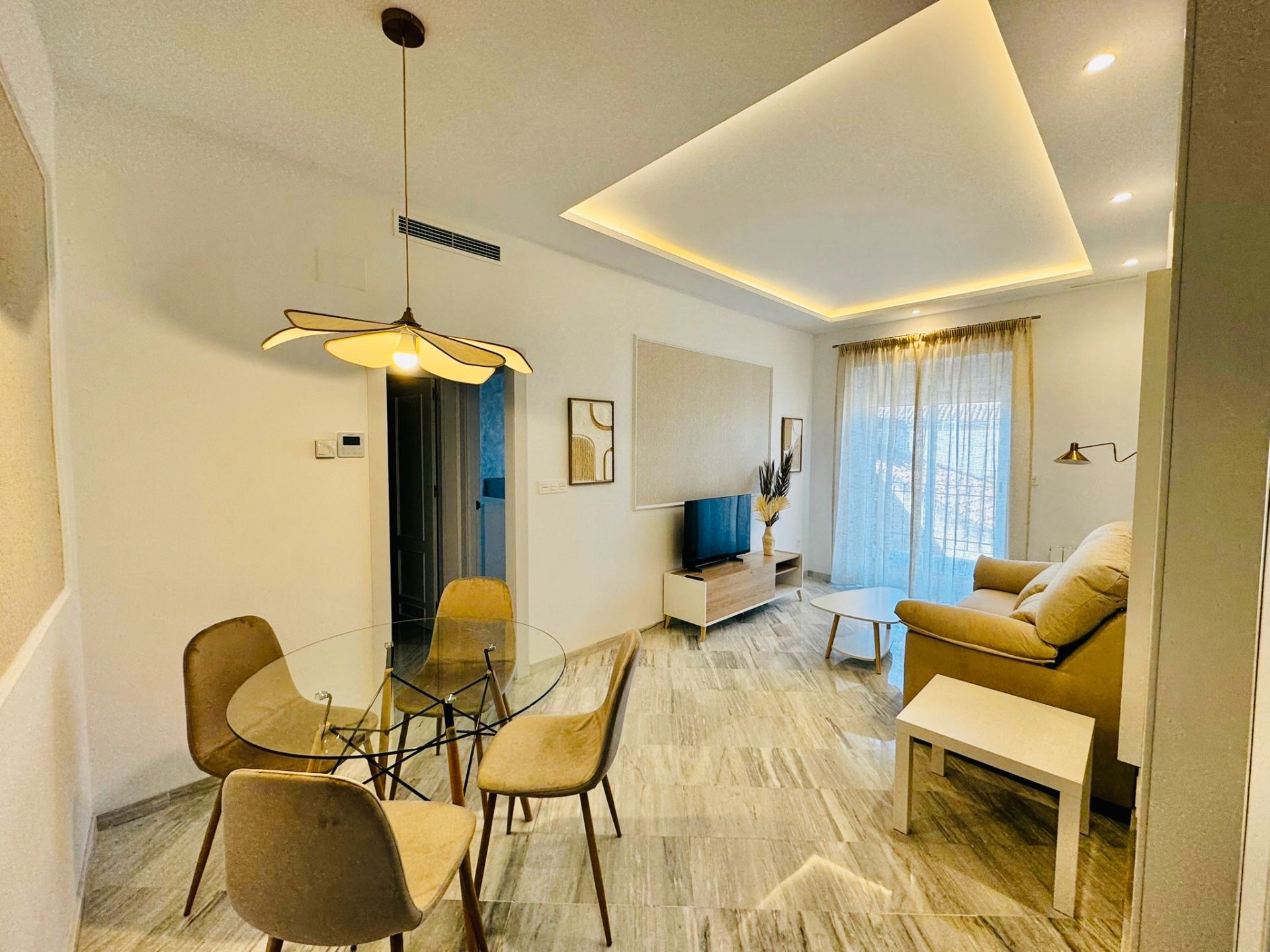 Apartments for rent in Calle Gran Vía de Colón, Centro - Sagrario , Centro