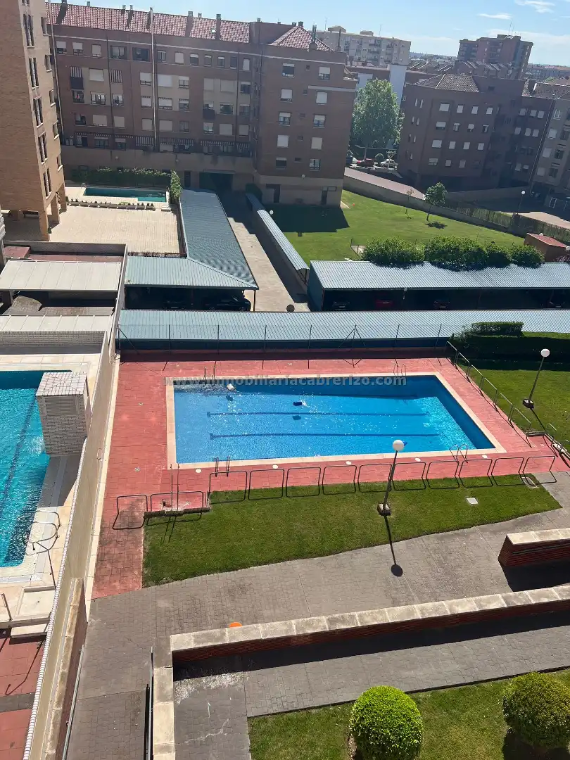 Piscina de Piso en venta en  Logroño con Aire acondicionado, Calefacción y Parquet