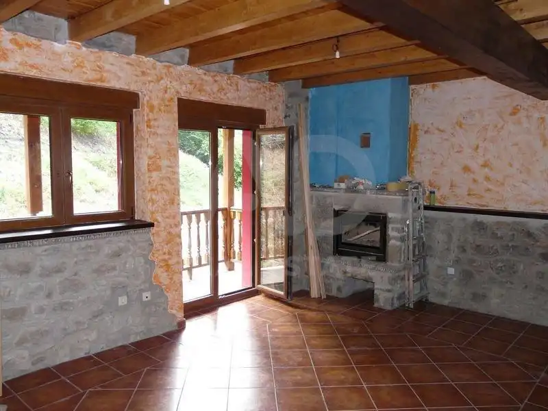 Cuina de Finca rústica en venda en Oseja de Sajambre amb Calefacció